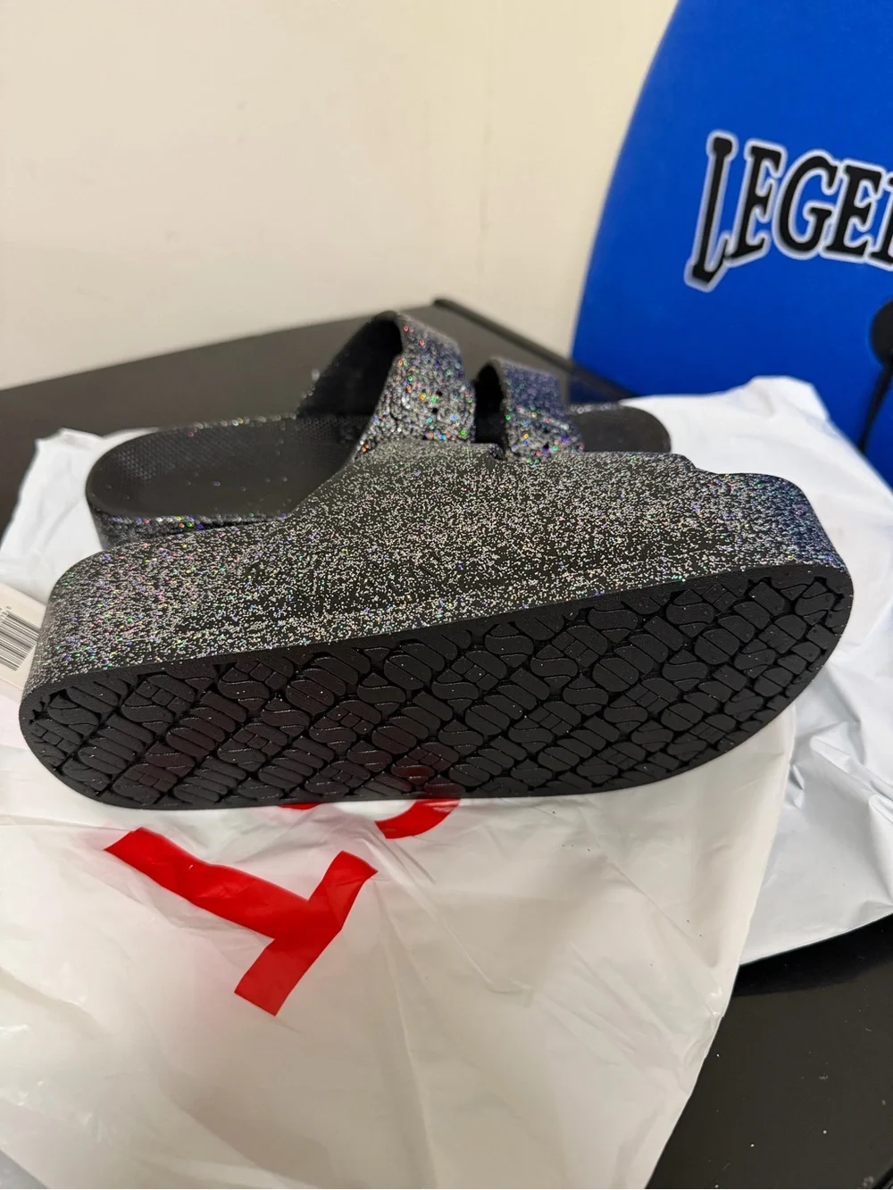 BNWT Freedom Moses black glitter platform slides